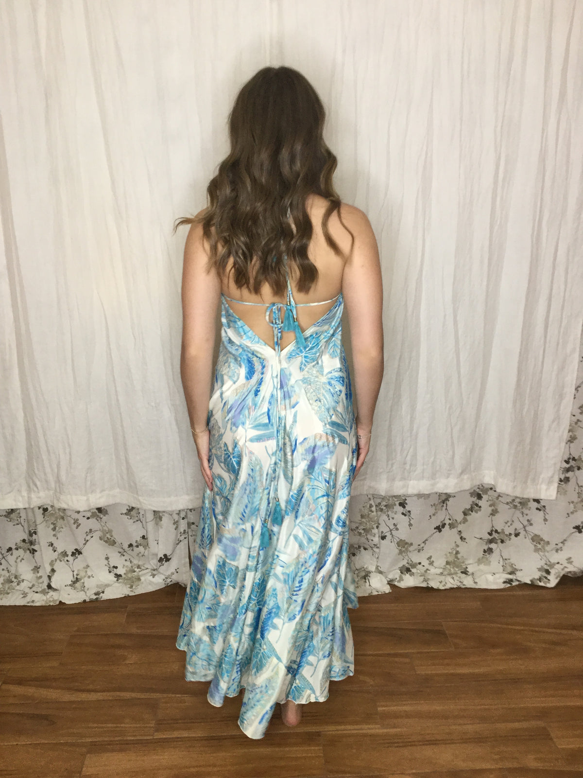 Muse Maxi Skye | White & Blue Tropical Flowy Halter Maxi Dress